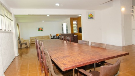 Mansão das Lagostas: 10 quartos à 2 min da Praia!