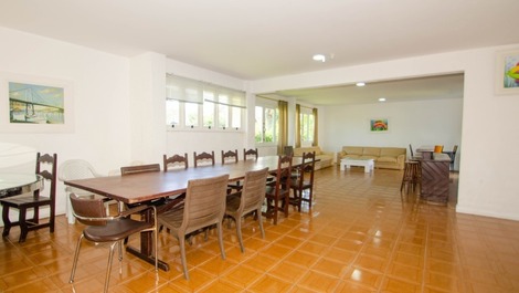 Mansão das Lagostas: 10 quartos à 2 min da Praia!