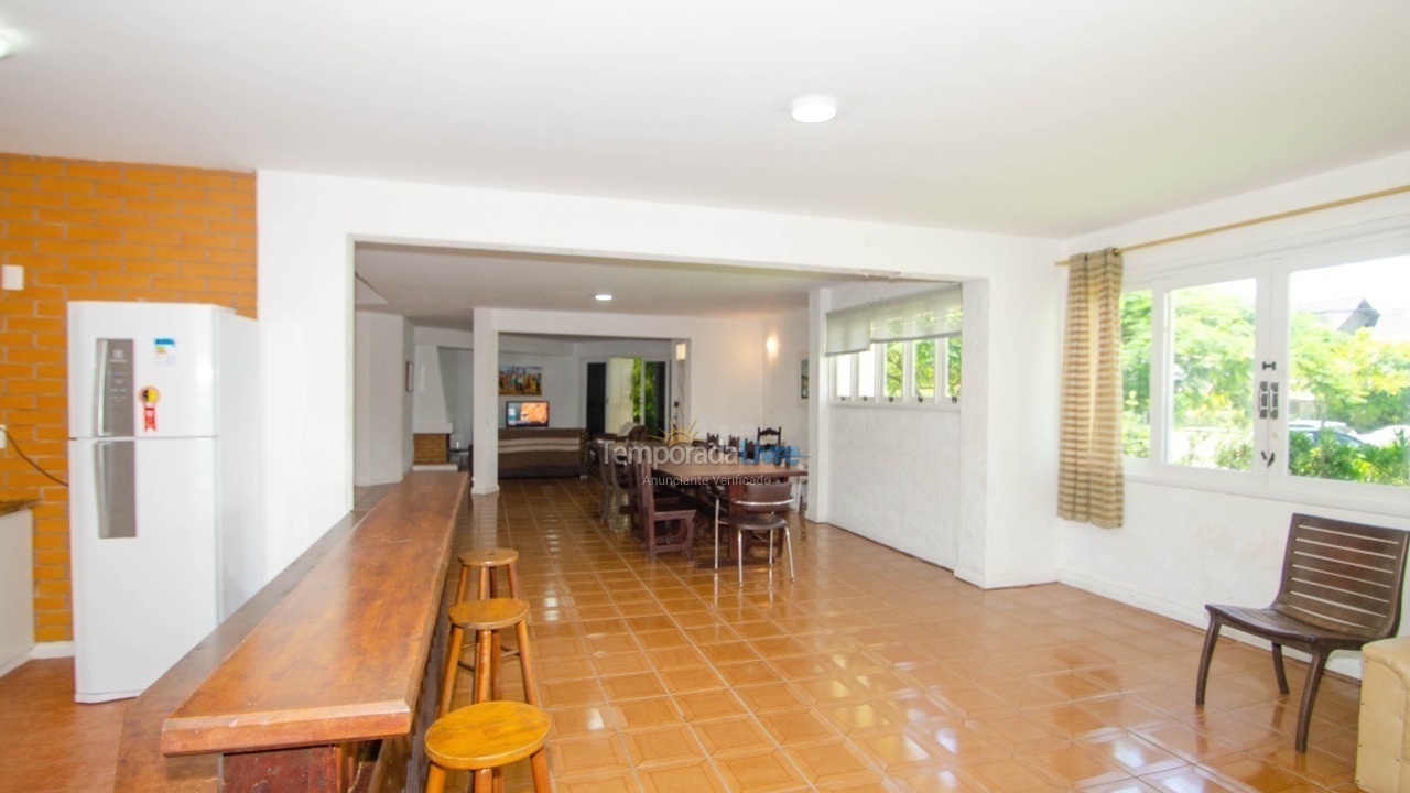 Casa para aluguel de temporada em Florianopolis (Jurerê Internacional)