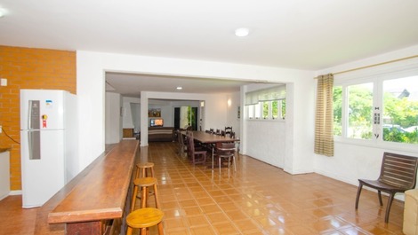 Mansão das Lagostas: 10 quartos à 2 min da Praia!