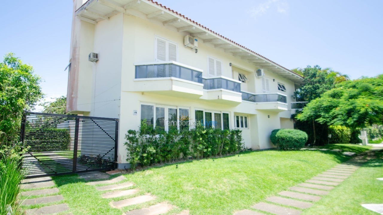 Casa para aluguel de temporada em Florianopolis (Jurerê Internacional)