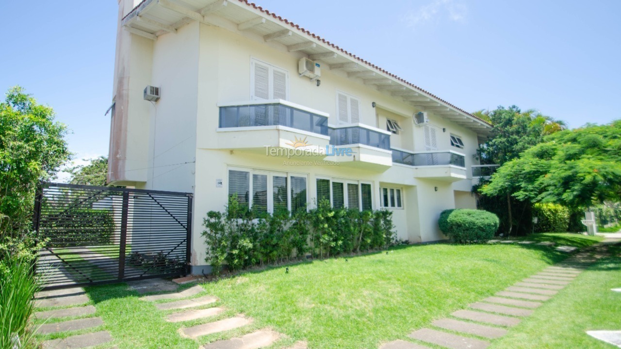 Casa para aluguel de temporada em Florianopolis (Jurerê Internacional)
