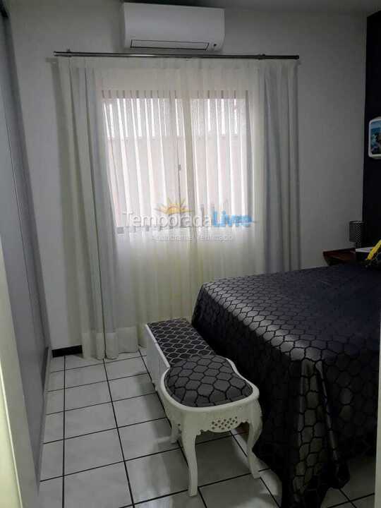 Apartment for vacation rental in Itapema (Meia Praia)