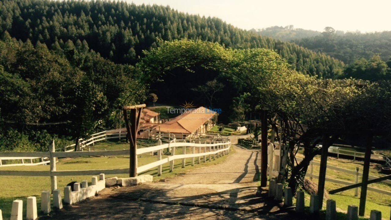 Chácara / sítio para aluguel de temporada em São Roque (São João Novo)