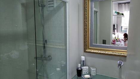 Banho central com max ducha alemã 