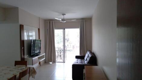 Vista geral da sala, ventilador de teto e ar condicionado , TV 42’