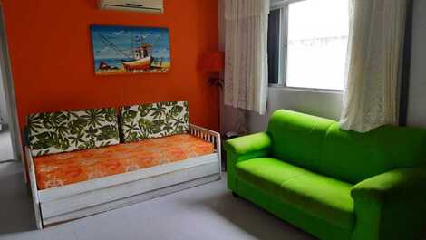 Lindo apartamento habitación y sala de estar en la arena vista al mar