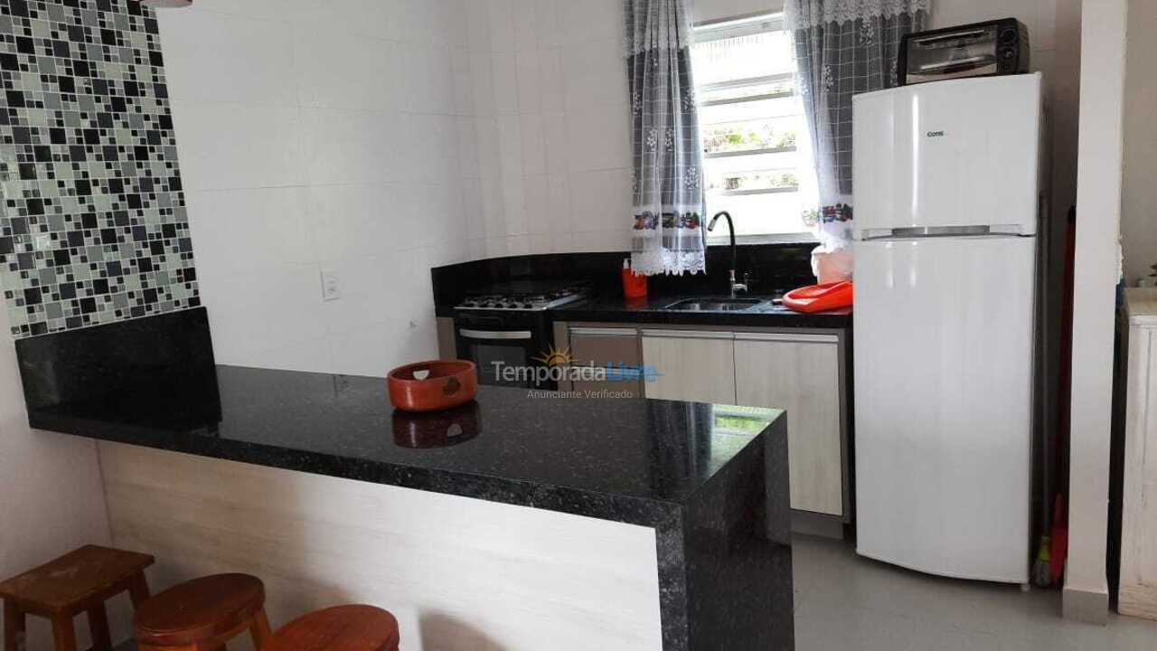 Apartamento para alquiler de vacaciones em Ubatuba (Praia das Toninhas)