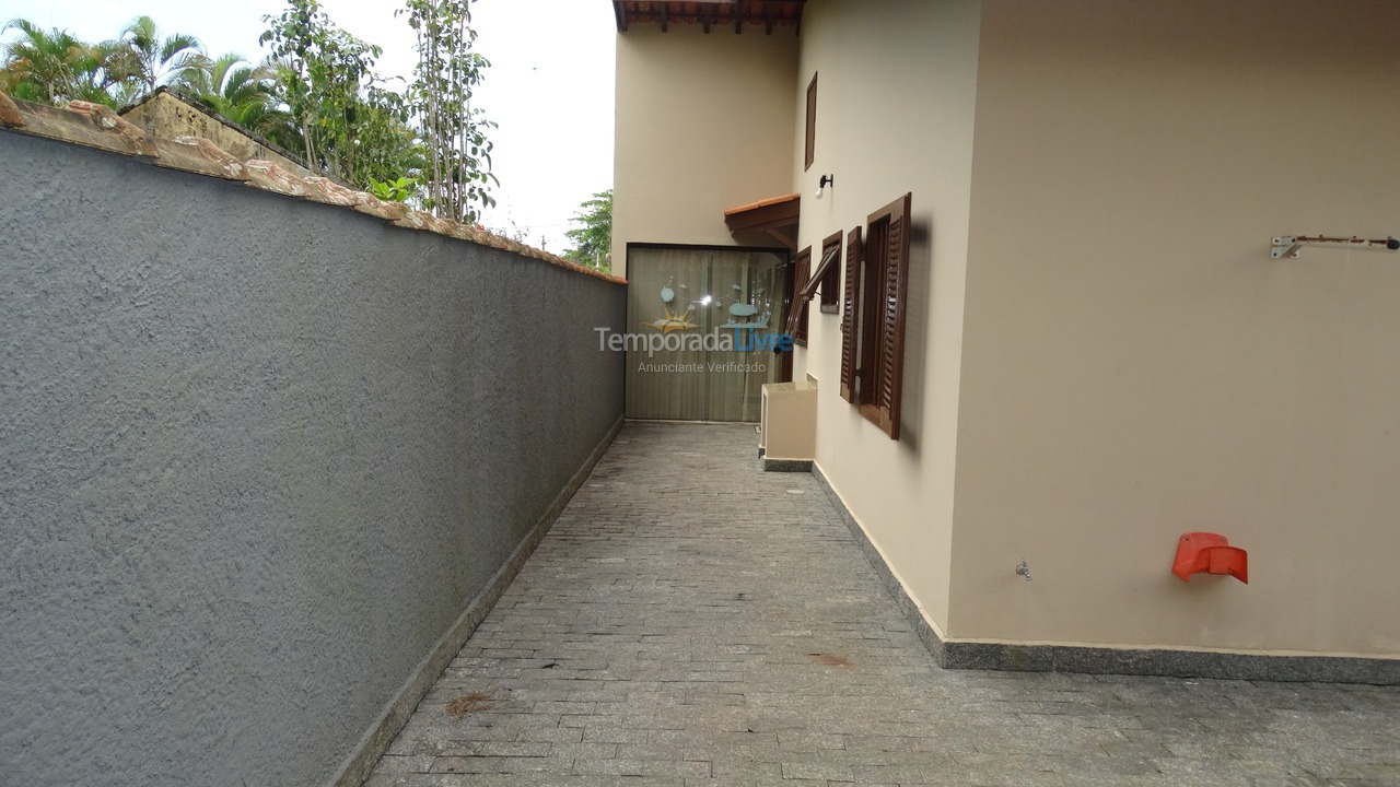 Casa para aluguel de temporada em Ubatuba (Lagoinha)