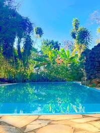 Seasonal site 15km from BH, with swimming pool and large green area.