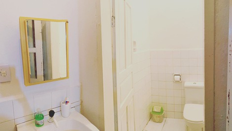 Seasonal site 15km from BH, with swimming pool and large green area.