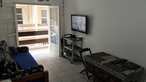 Apartamento Enseada 300 metros da praia