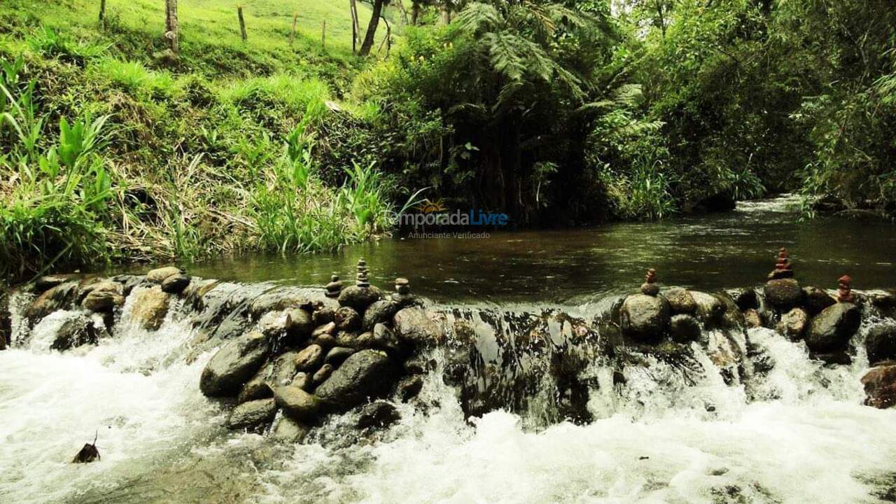 Casa para aluguel de temporada em Bocaina de Minas (Alcantilado)
