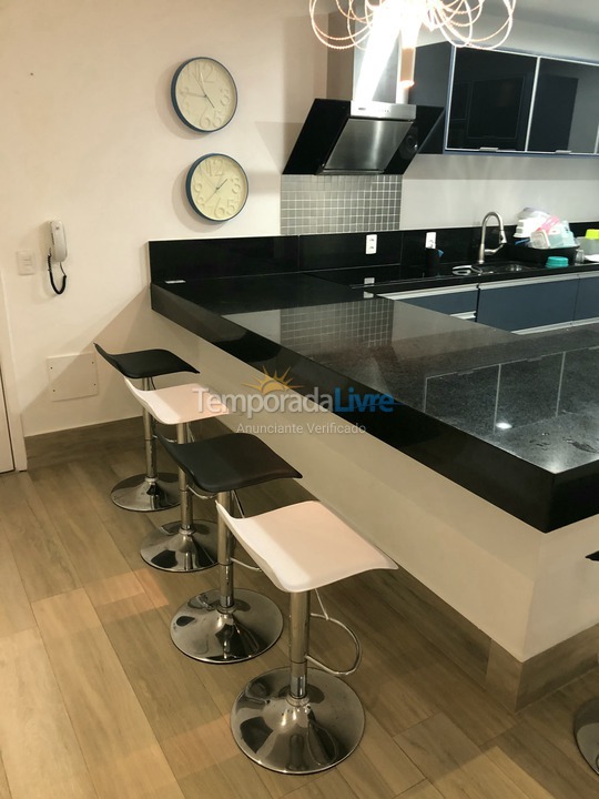 Apartamento para aluguel de temporada em Guarujá (Enseada Tortugas)