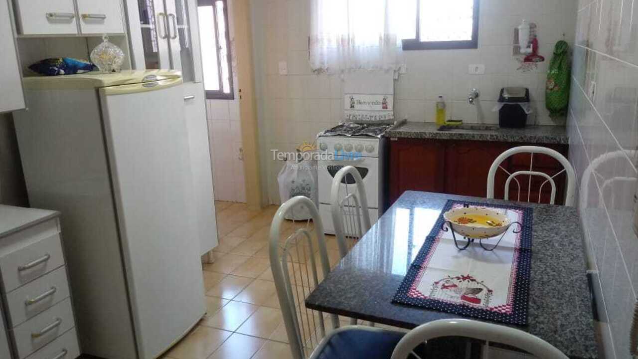 Apartamento para aluguel de temporada em Praia Grande (Guilhermina)