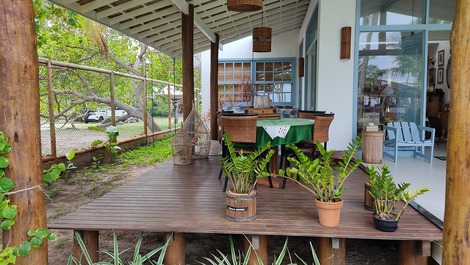 VARANDA FRONTAL LATERAL ESQUERDA