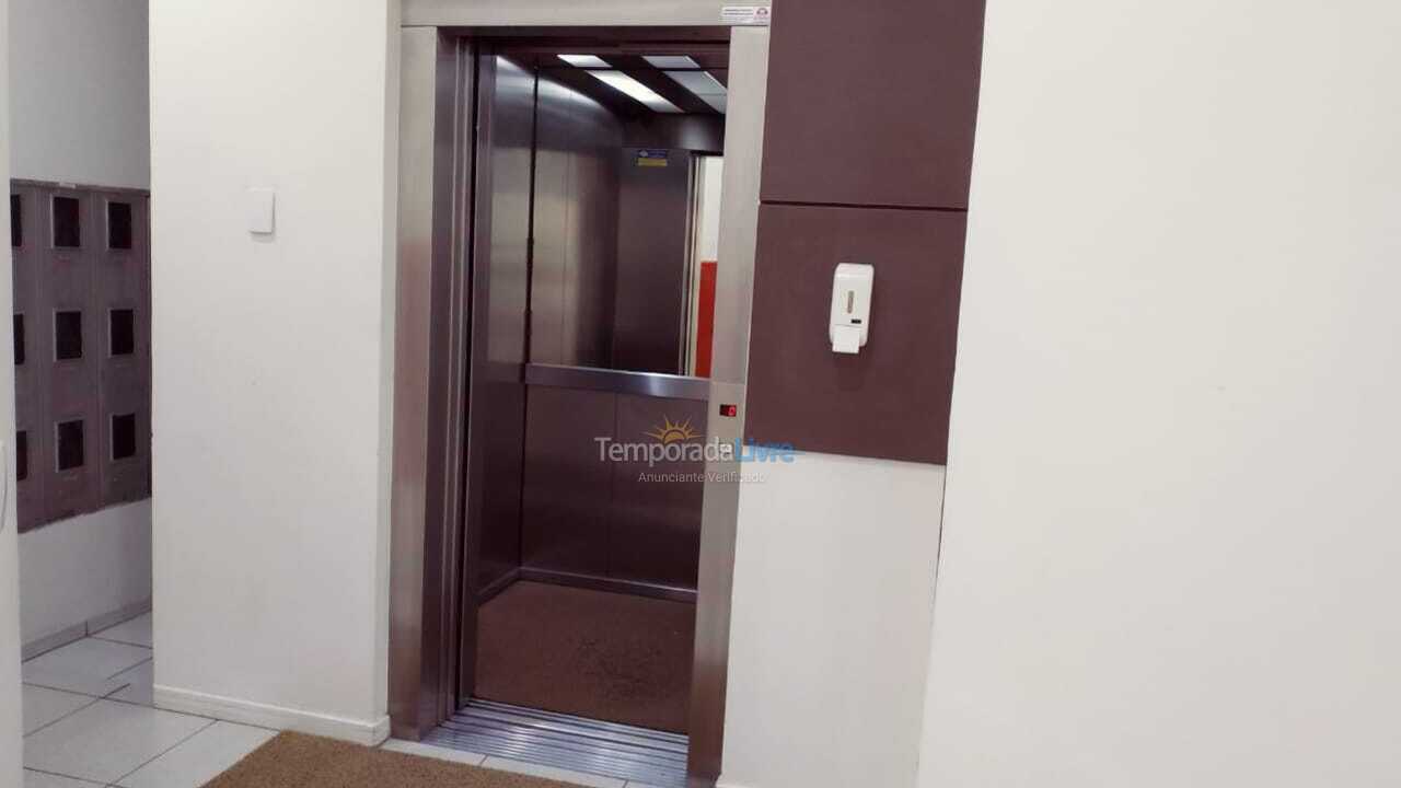 Apartamento para alquiler de vacaciones em Itapema (Meia Praia)