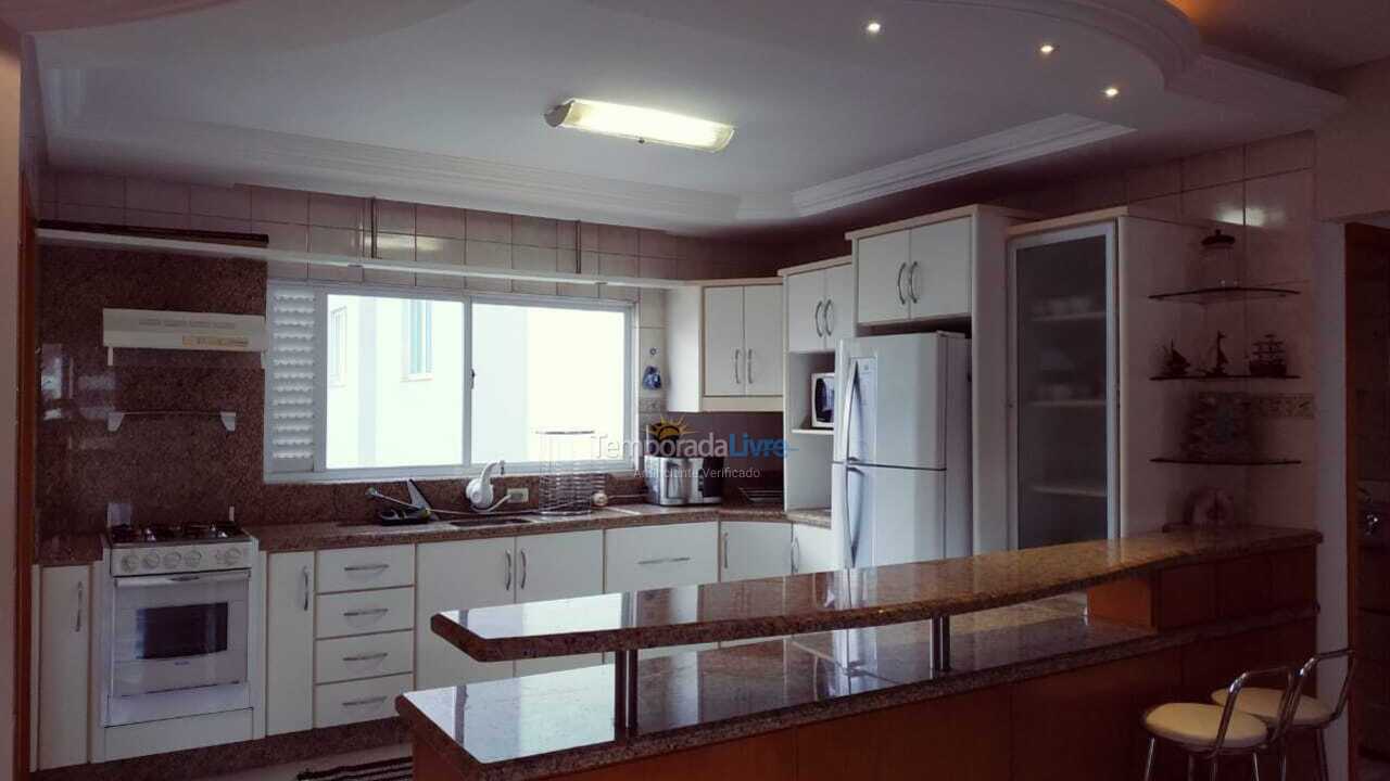 Apartamento para alquiler de vacaciones em Itapema (Meia Praia)