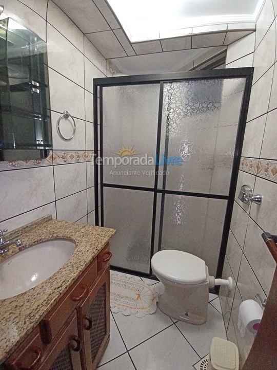 Apartamento para aluguel de temporada em Itapema (Meia Praia)