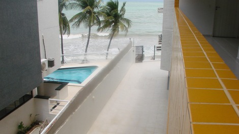 Apartamento em prédio beira mar - Praia do Bessa João Pessoa