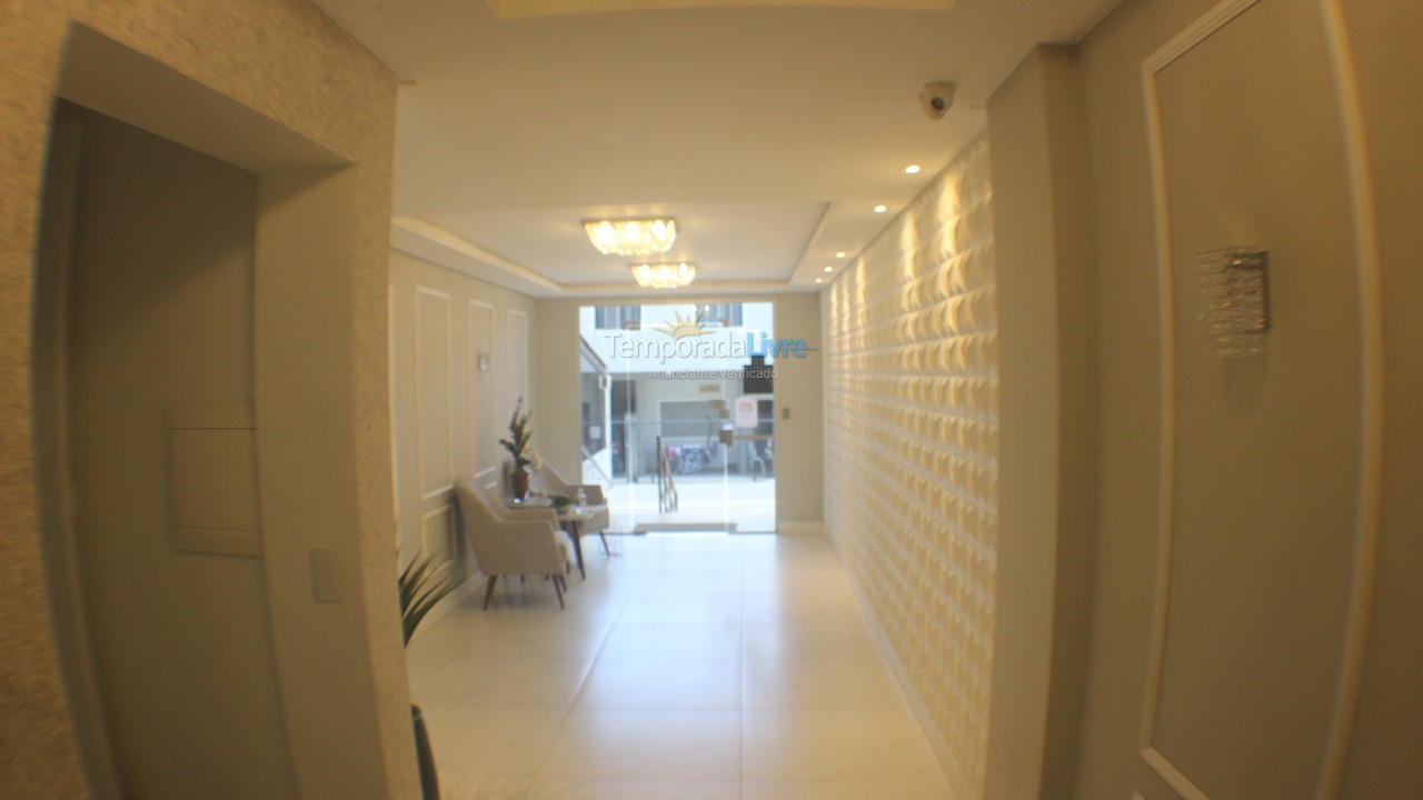 Apartamento para aluguel de temporada em Itapema (Meia Praia)