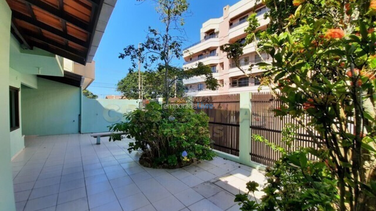 Casa para alquiler de vacaciones em Bombinhas (Praia de Bombas)
