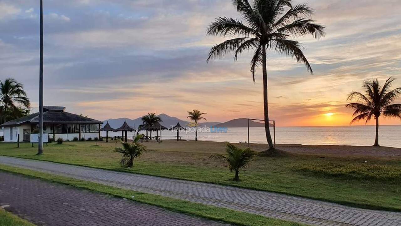 Casa para alquiler de vacaciones em Caraguatatuba (Massaguaçu)