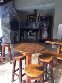 CERVEJEIRA E BANCADA P/BAR