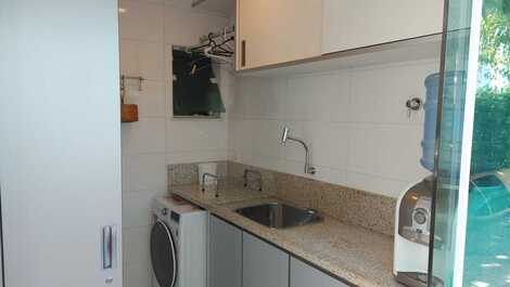 LINDA E AMPLA CASA GUARUJUBA - CAMAÇARI 18 PESSOAS 6 SUÍTES