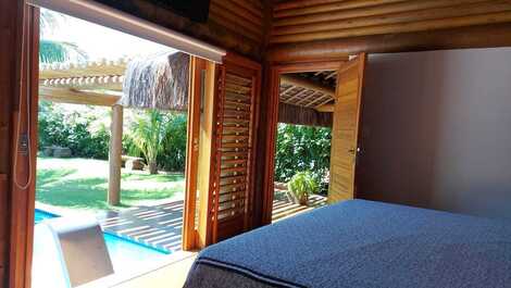 LINDA E AMPLA CASA GUARUJUBA - CAMAÇARI 18 PESSOAS 6 SUÍTES