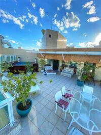 LINDA COBERTURA PARA TEMPORADA NA RIVIERA DE SÃO LOURENÇO