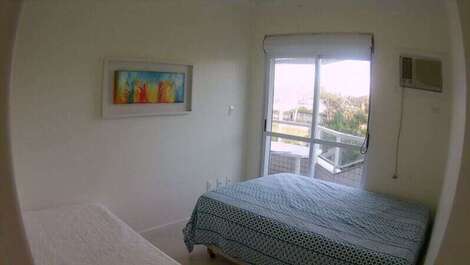 Maravilhoso Apartamento (16) com 03 dormitórios frente ao mar