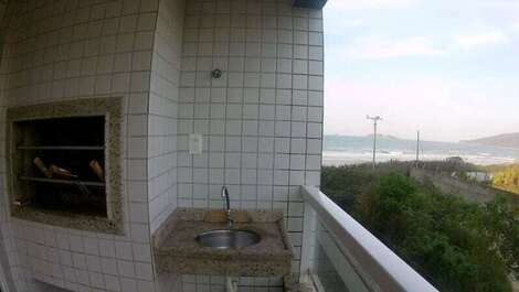 Maravilhoso Apartamento (16) com 03 dormitórios frente ao mar