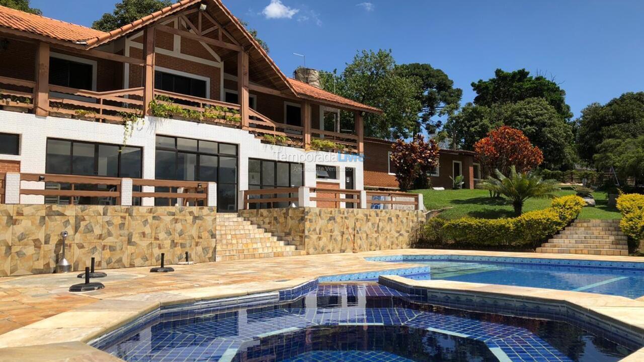 Granja para alquiler de vacaciones em Araçariguama (Chácara dora)