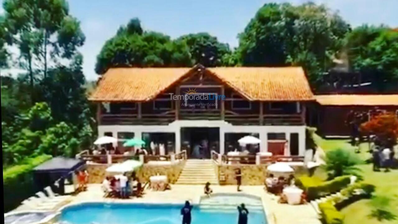 Granja para alquiler de vacaciones em Araçariguama (Chácara dora)