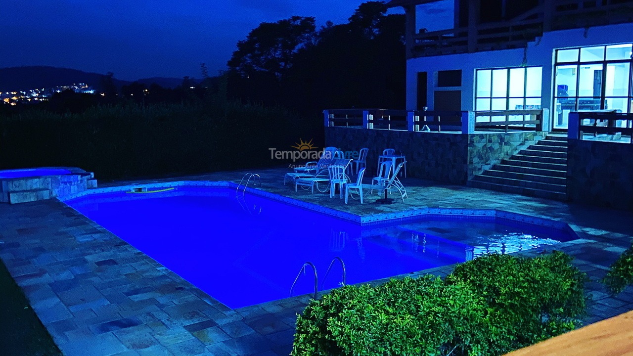 Granja para alquiler de vacaciones em Araçariguama (Chácara dora)