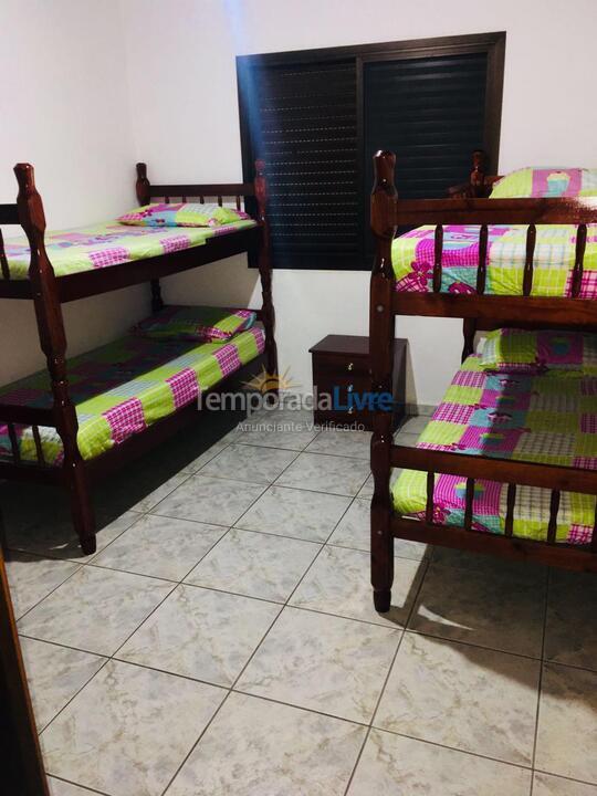 Granja para alquiler de vacaciones em Araçariguama (Chácara dora)