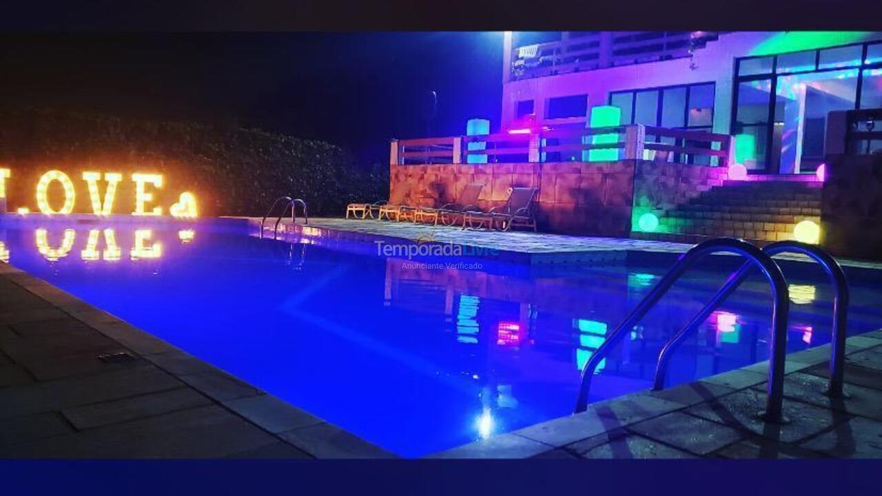 Granja para alquiler de vacaciones em Araçariguama (Chácara dora)