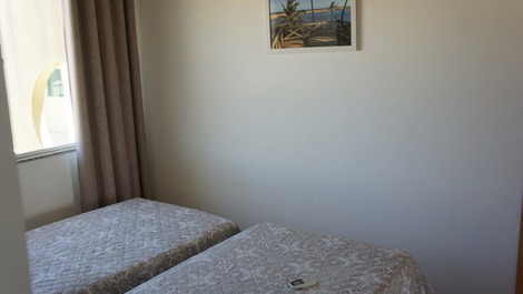 quarto com 2 camas box de solteiro