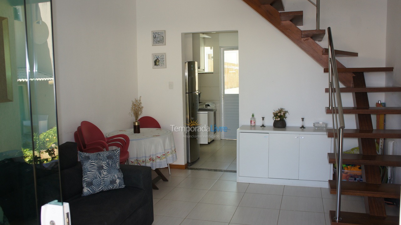 Apartamento para aluguel de temporada em Mata de São João (Imbassaí)