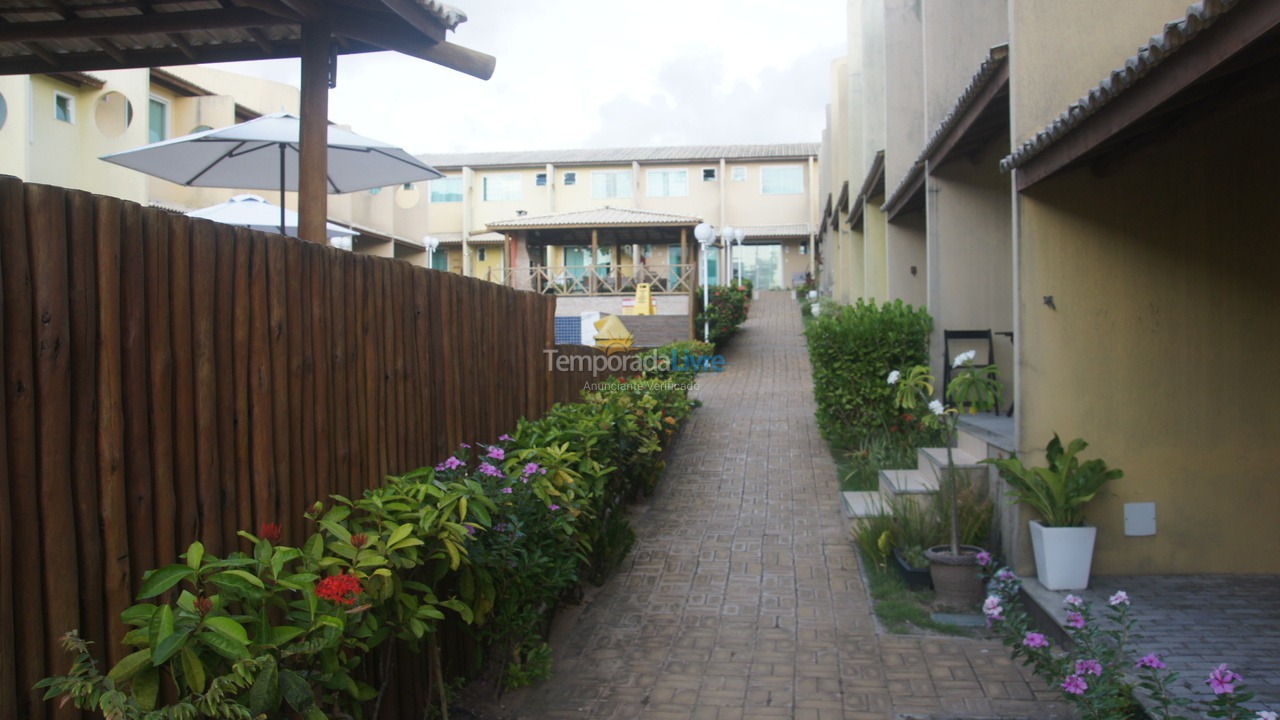 Apartamento para aluguel de temporada em Mata de São João (Imbassaí)