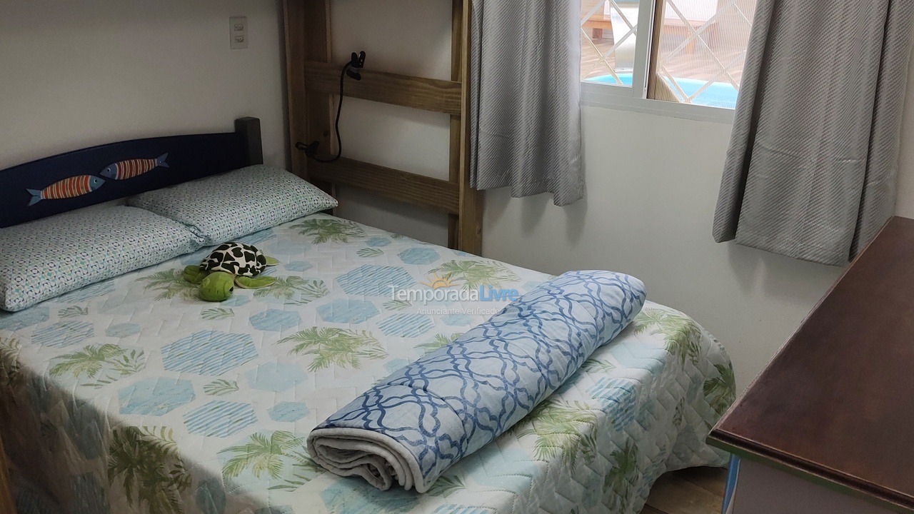 Casa para aluguel de temporada em Imbituba (Praia do Rosa)