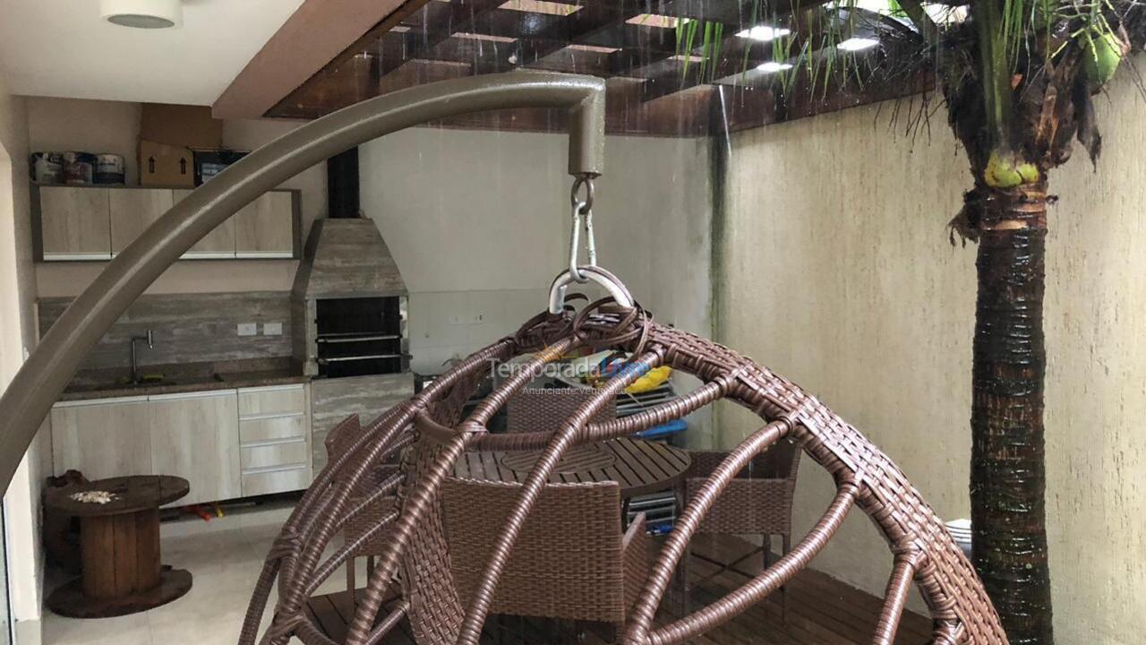 Casa para aluguel de temporada em São Sebastião (Juquehy)