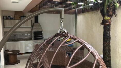 Casa Linda 10 pessoas 3/4 c/ Piscina churrasqueira e Wifi