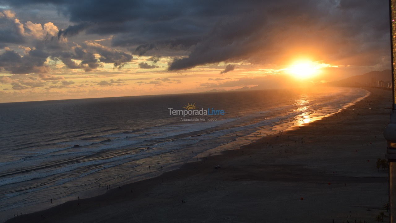Apartamento para aluguel de temporada em Praia Grande (Guilhermina)