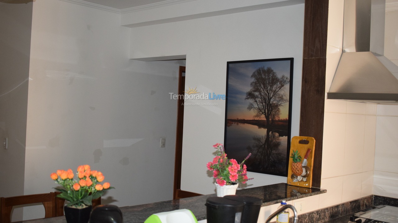 Apartamento para aluguel de temporada em Praia Grande (Guilhermina)