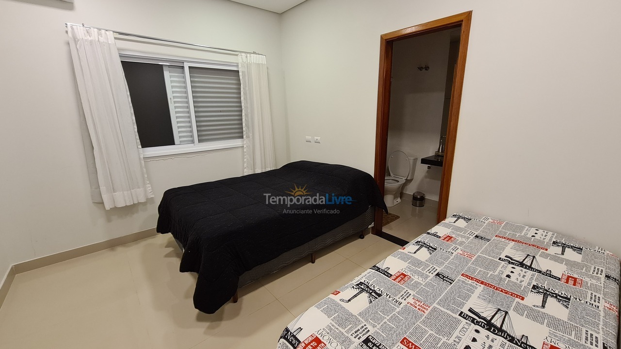 Casa para aluguel de temporada em Paranapanema (Riviera de Santa Cristina Xiii)