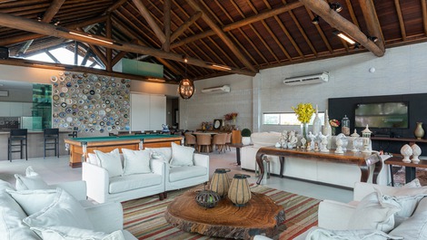 Sophisticated Mansion in Gravatá with 6 suites