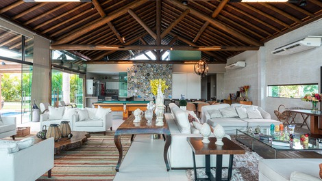 Sophisticated Mansion in Gravatá with 6 suites