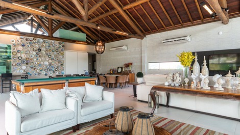 Sophisticated Mansion in Gravatá with 6 suites